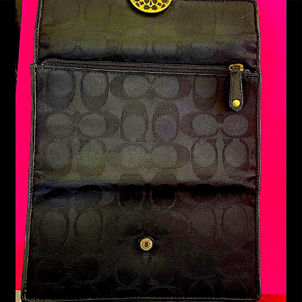 Authentic Coach Tote ๐ Handbag with free matching wallet as a bonus! Black. - Picture 11 of 12